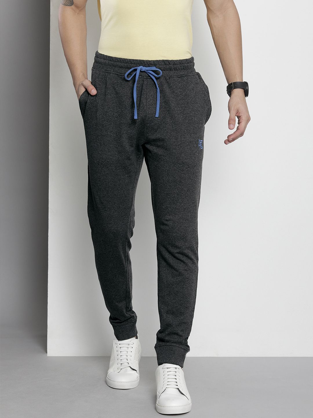 The Indian Garage Co Men Charcoal Grey Solid Melange Effect Joggers