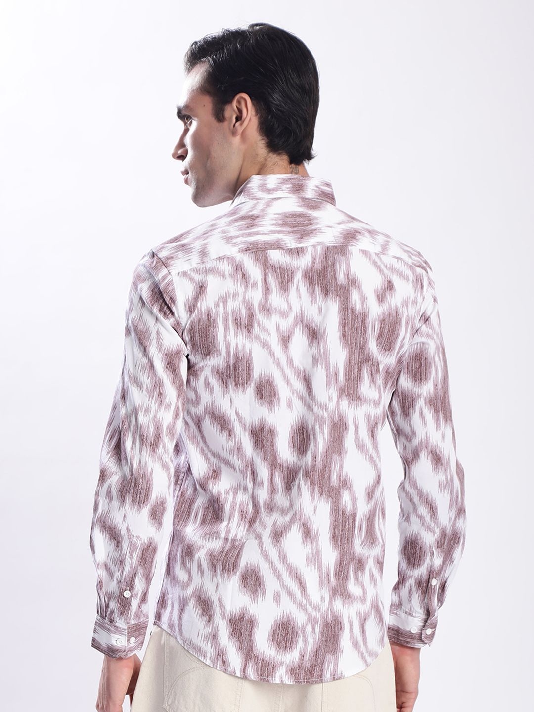 Bene Kleed Men Abstract Printed Spread Collar Slim Fit Printed Casual Shirt