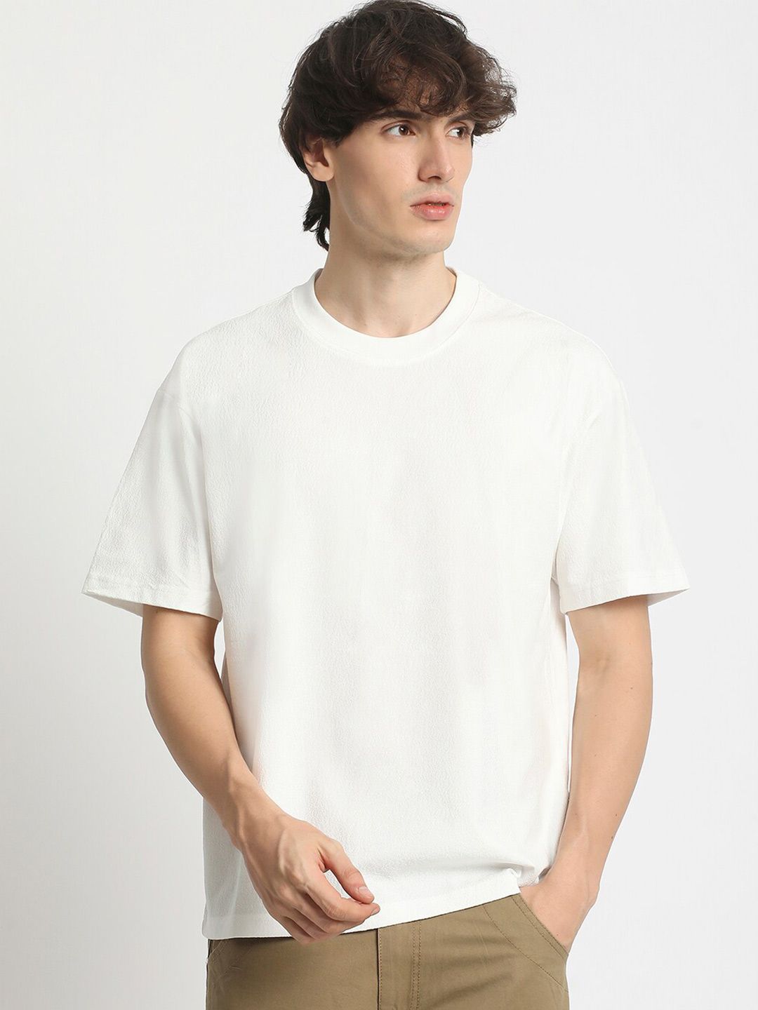 THE BEAR HOUSE Men Round Neck Solid T-shirt
