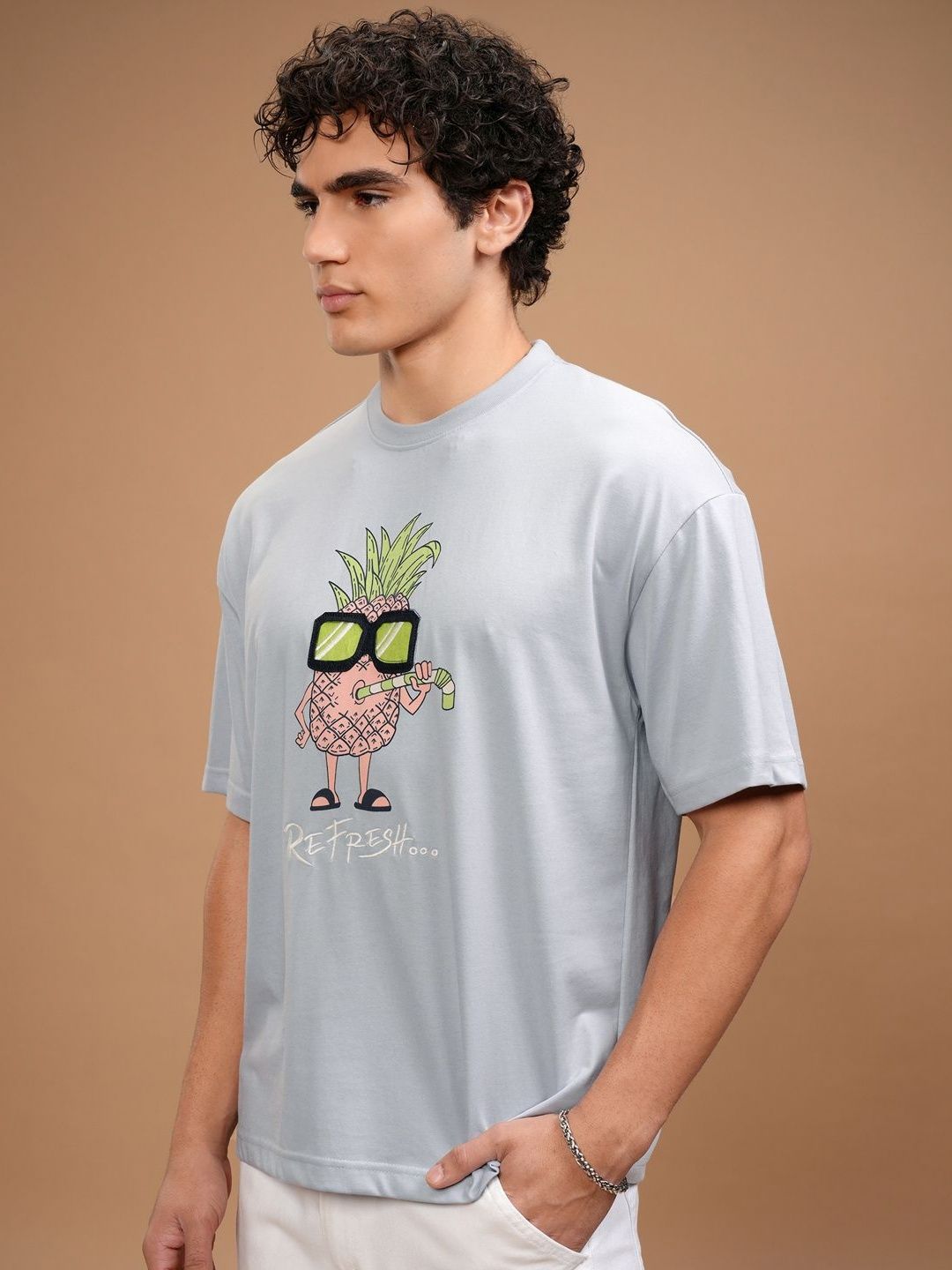 Highlander Men grafik Applique Round Neck Cotton Fit T-Shirt Santai