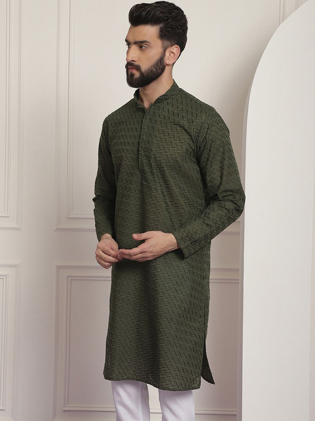 SOJANYA Men Green Geometric Embroidered Chikankari Kurta