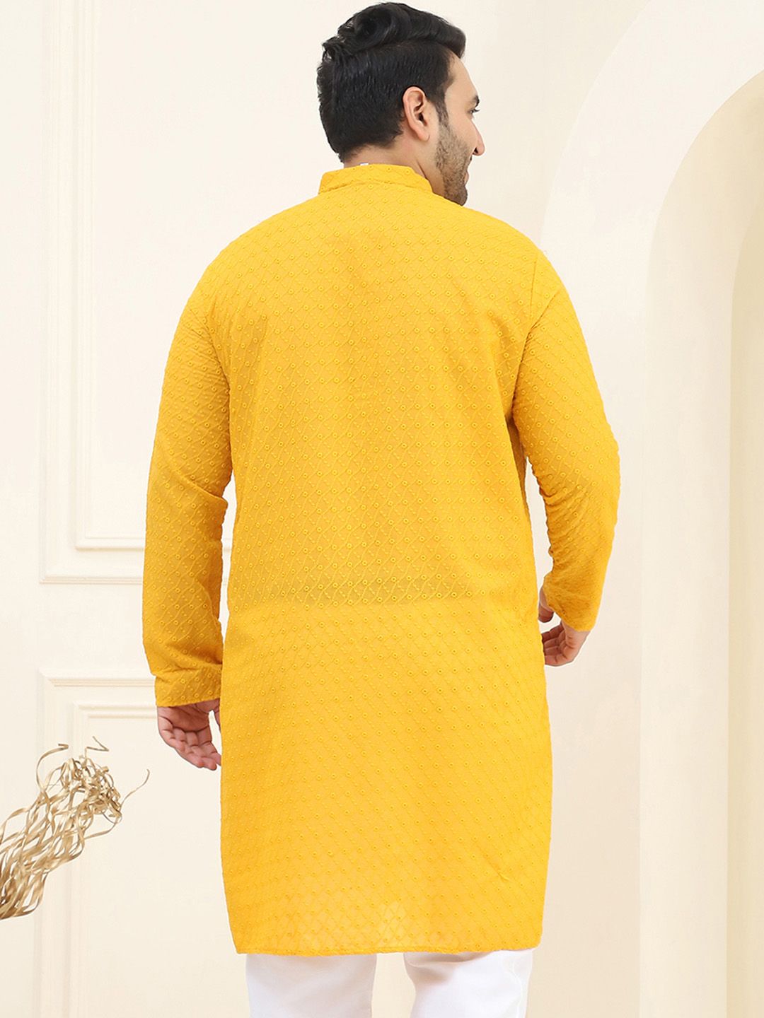 SOJANYA PLUS Floral Embroidered Mandarin Collar Pure Cotton Straight Kurta