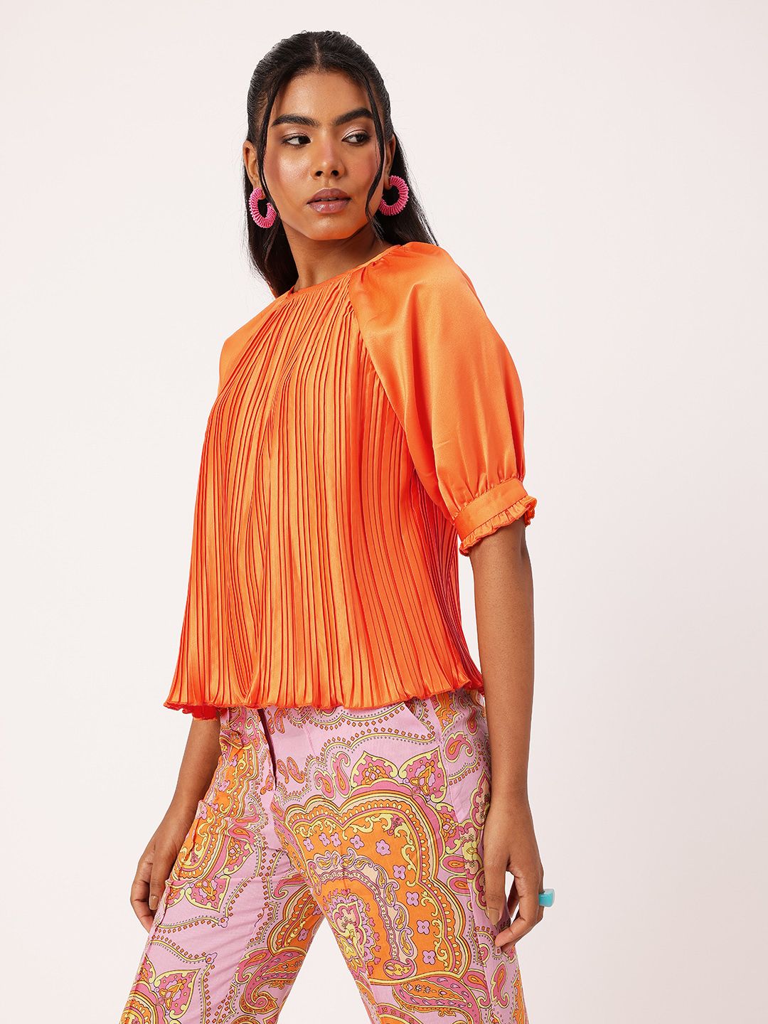 DressBerry Glamorous Accordion Pleats Raglan Top