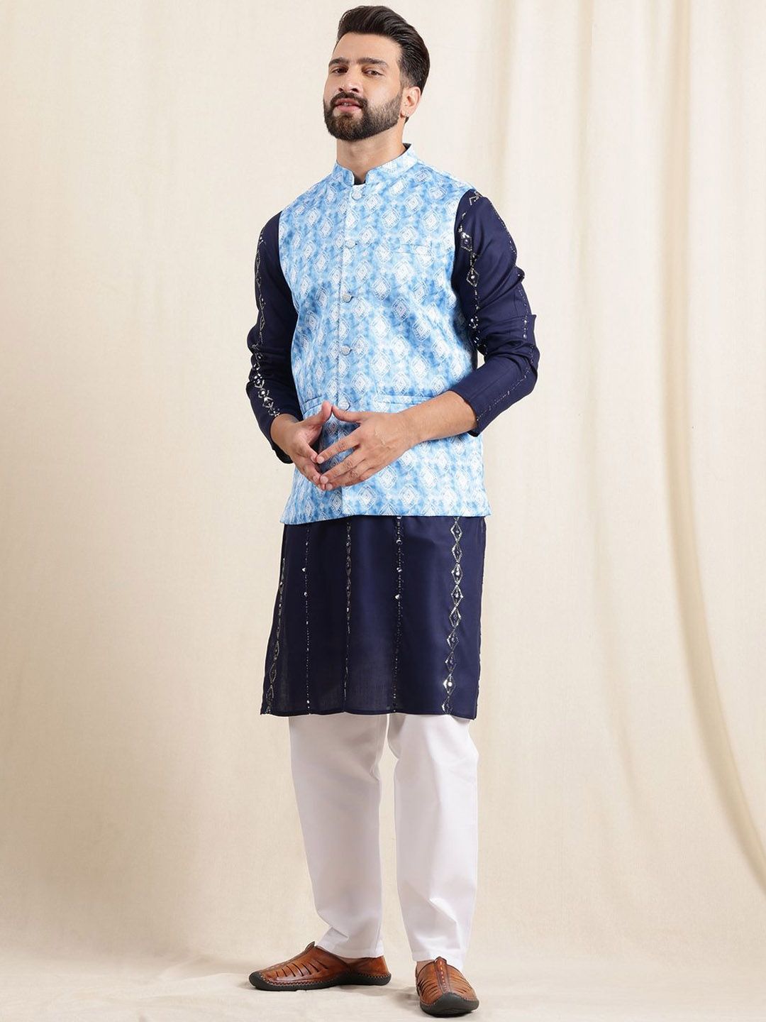 Anouk Men Ethnic Motifs Embroidered Pure Cotton Kurta with Pyjamas & Nehru Jacket