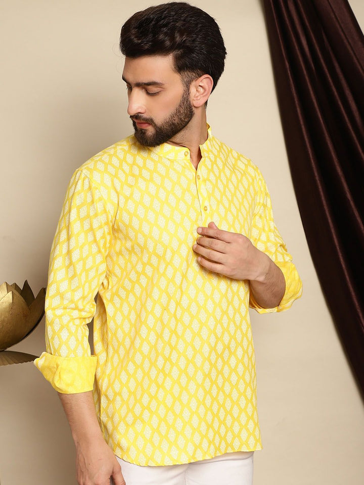 Anouk Yellow Floral Printed Cotton Linen Straight Short Kurta