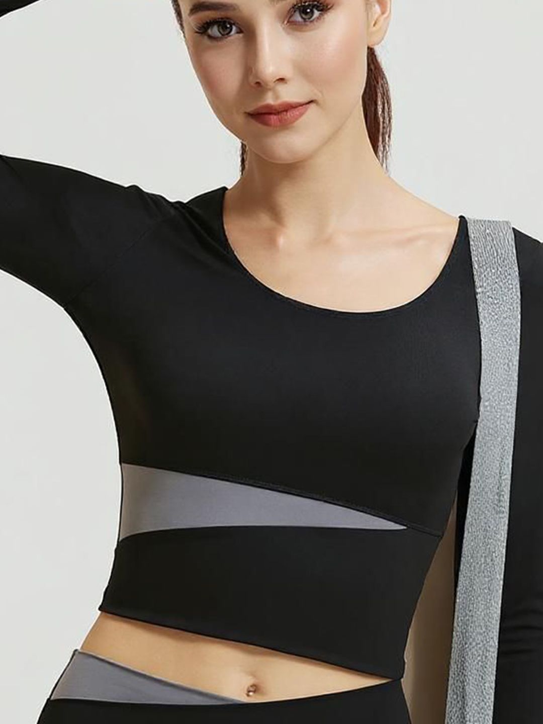HRX by Hrithik Roshan Women Colourblocked Fitted Crop Top