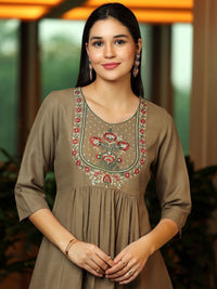 Libas Floral Yoke Design Thread Work Thread Work Pleated Kurti
