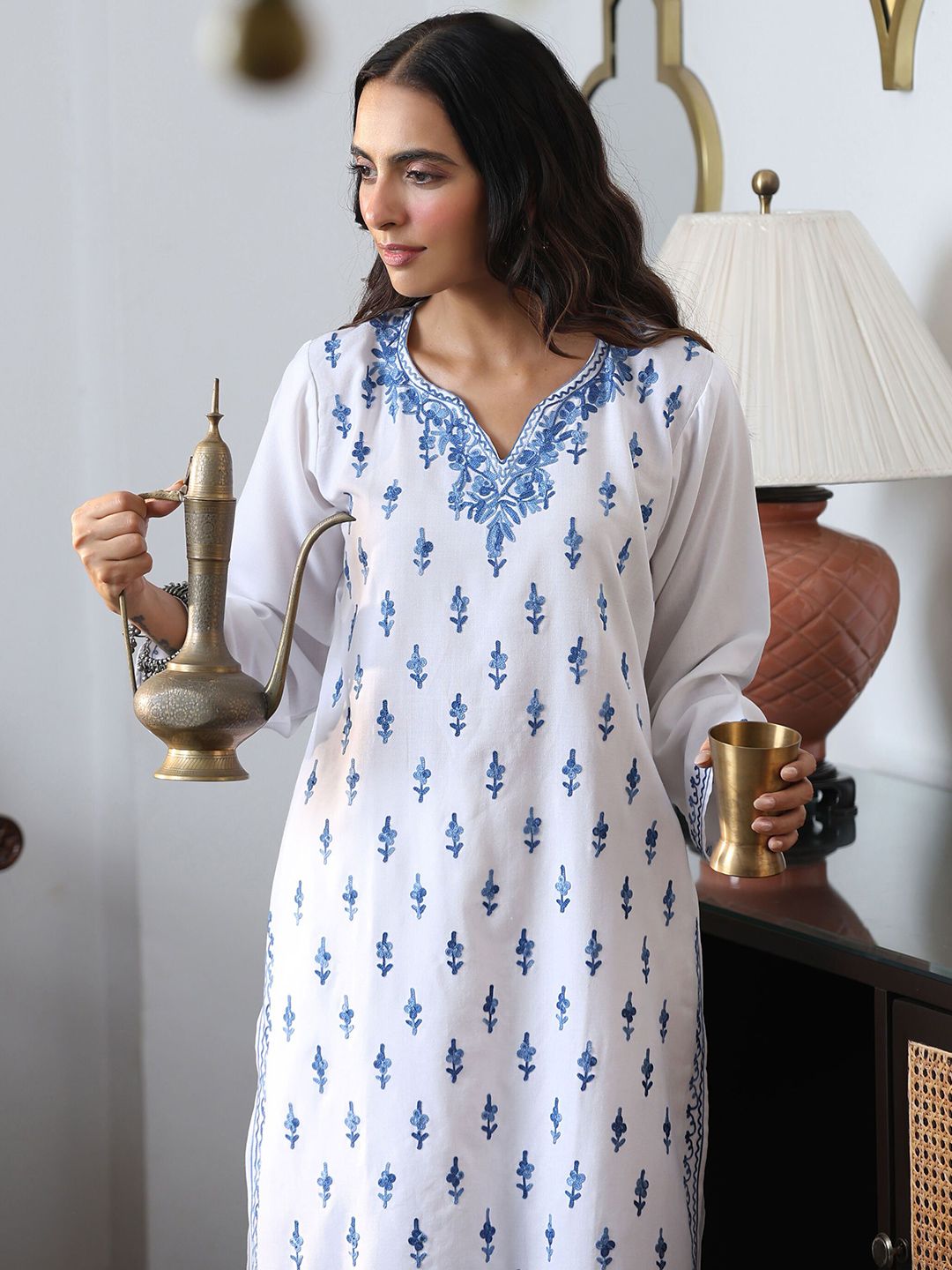 House of Chikankari Women White Cotton Aari Embroidered Kurta