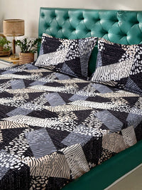 KLOTTHE Blue Geometric Printed Fitted 300 TC Super King Bedsheet With 2 Pillow Covers