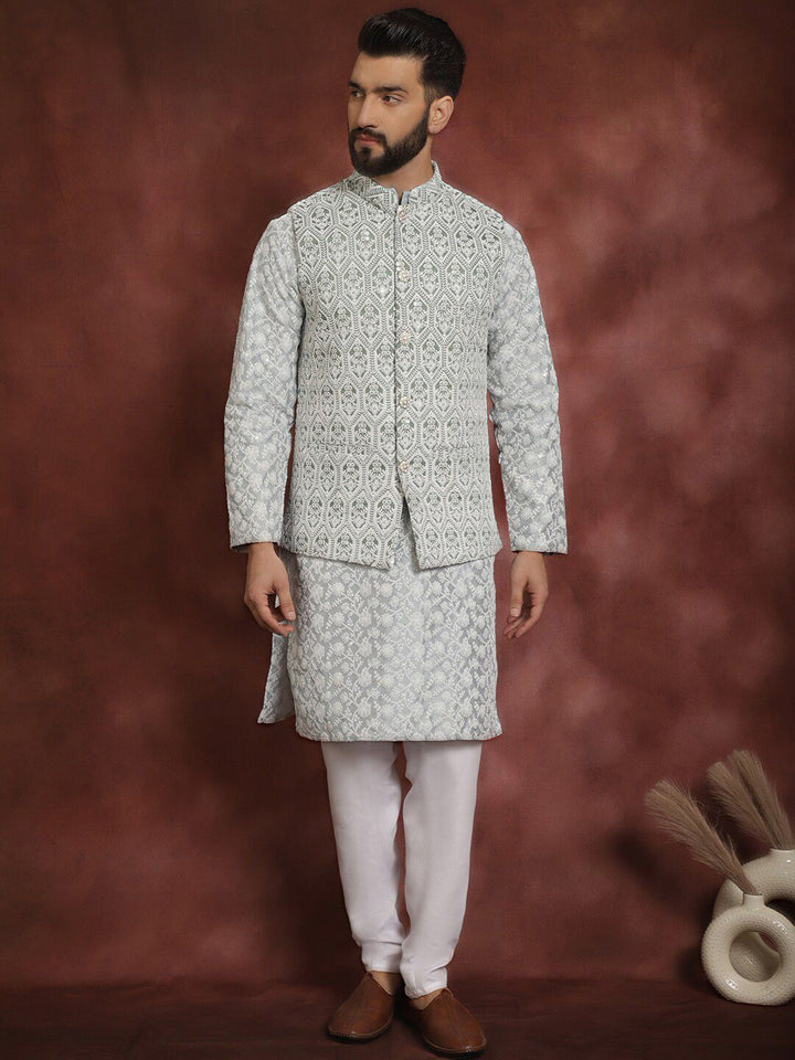 Kurta Lurus Kolar Mandarin Bersulam Bunga Kelabu Anouk Dengan Churidar