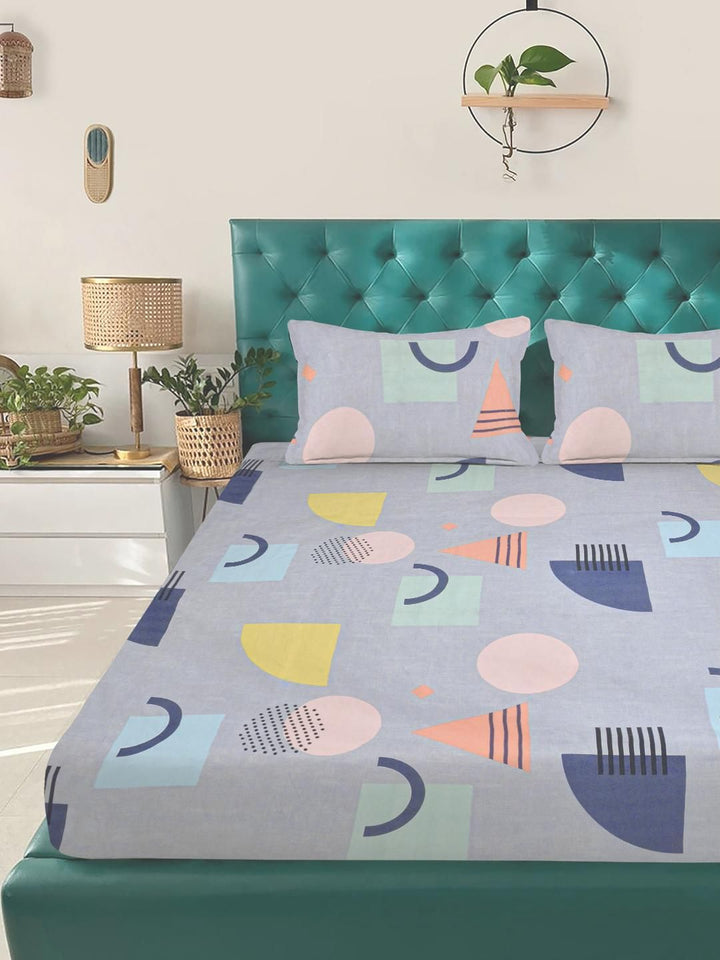 KLOTTHE Grey Geometric 300 TC King Bedsheet with 2 Pillow Covers