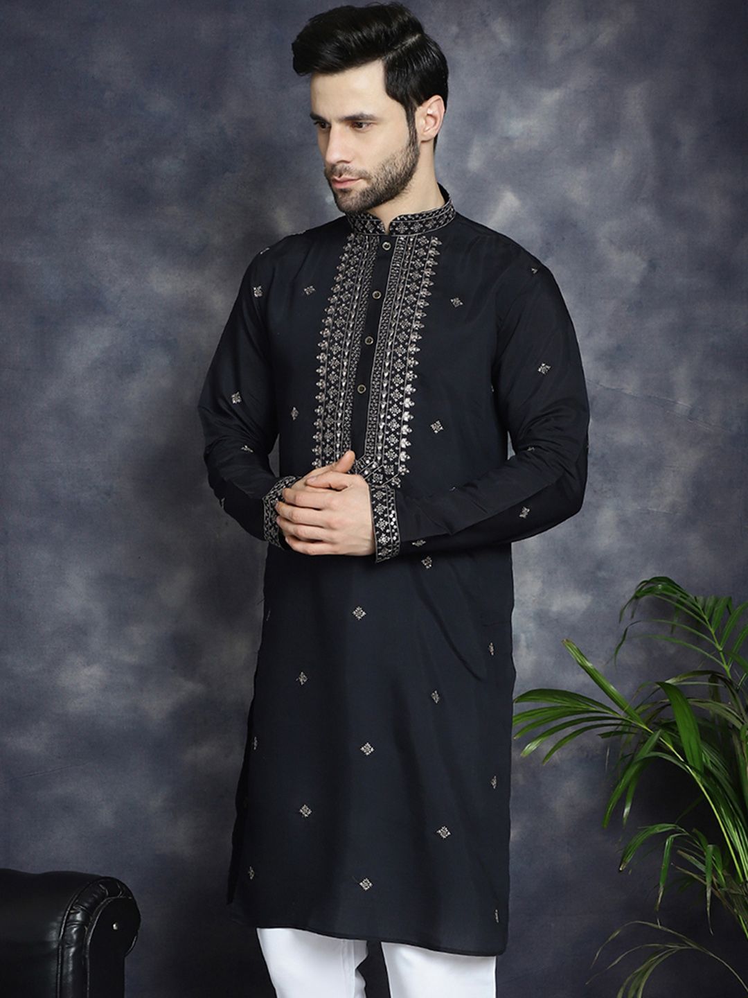 Jompers Mandarin Collar Sequins Embroidered Kurta