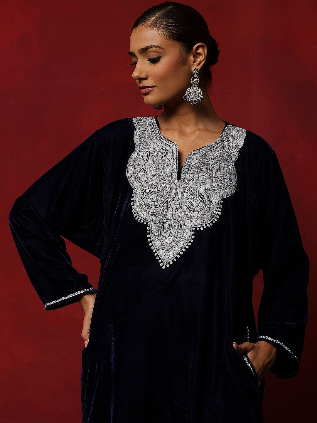 House of Chikankari Women Navy Blue Velvet Tilla Embroidered Kurta Set