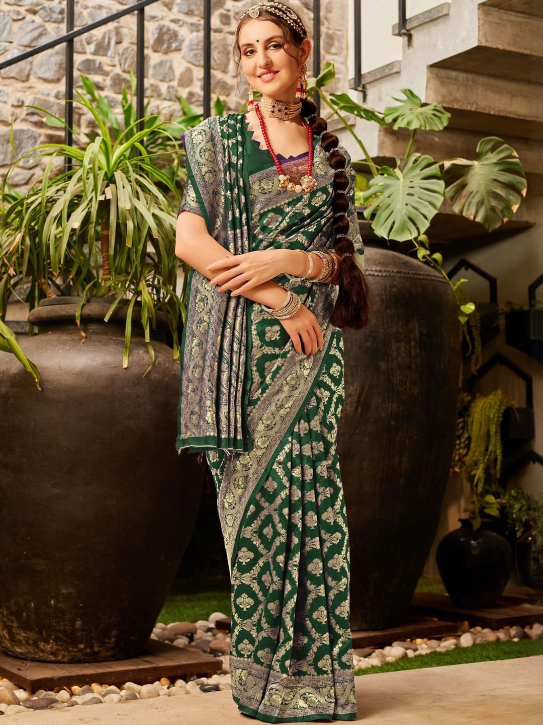 KALINI Woven Design Silk Blend Banarasi Saree