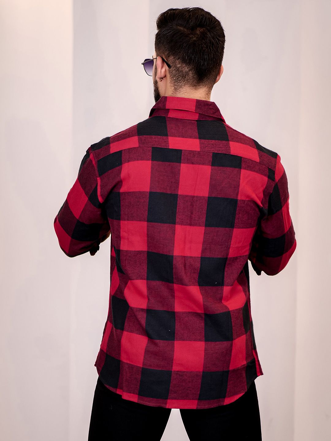 Eszett Men Buffalo Checked Spread Collar Baju Kasual