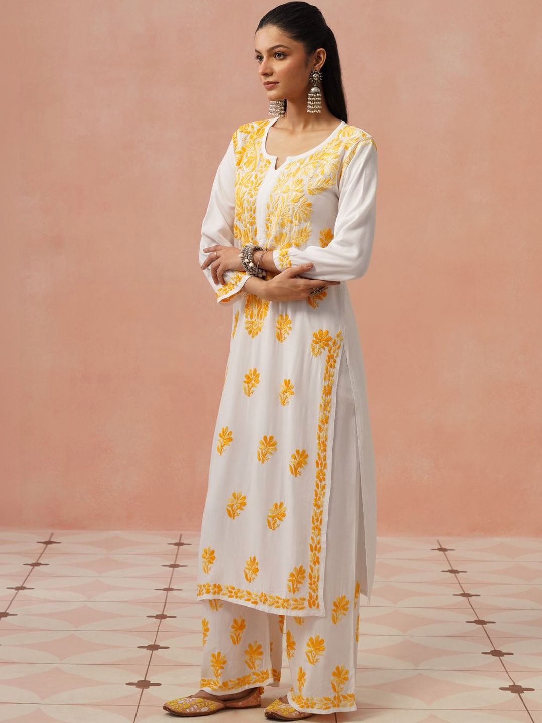 House of Chikankari Women Regular Chikankari Kurta with Trousers