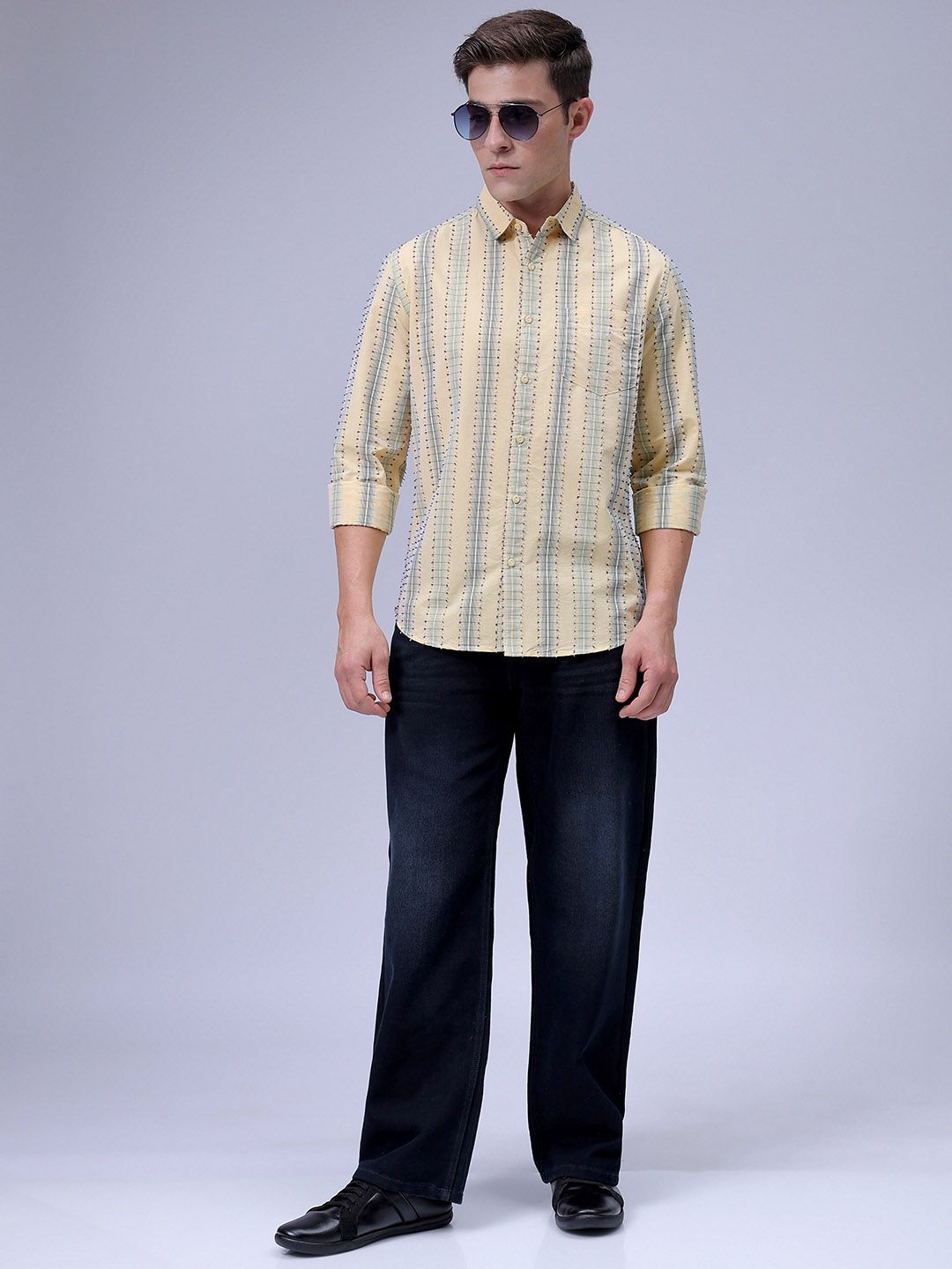 The Indian Garage Co Men Slim Fit Spread Collar Textured Cotton Casual Shirt