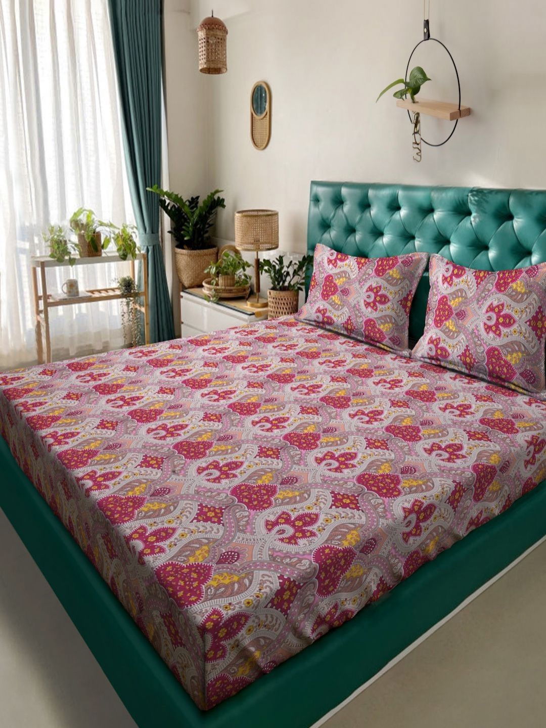 Myntra Elegant Homes Motif Etnik Merah Kapas 300 TC Cadar Halus King dengan 2 Sarung Bantal-98 x 89 inci