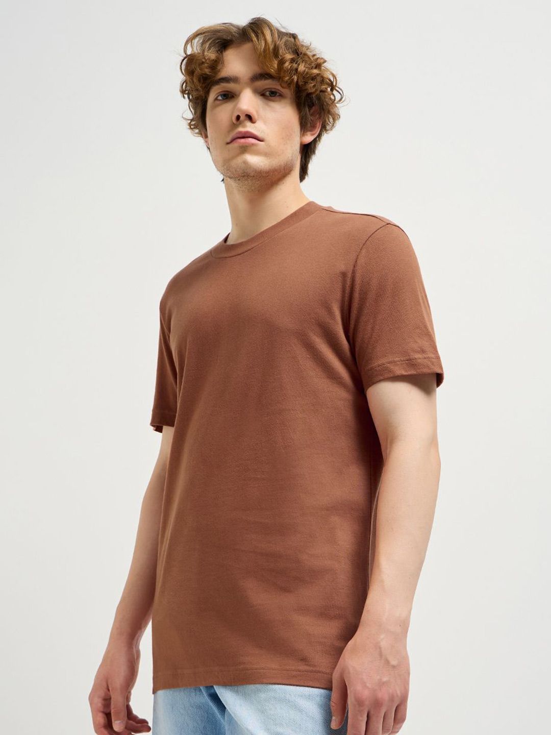 THE BEAR HOUSE Men Solid Round Neck Cotton T-shirt