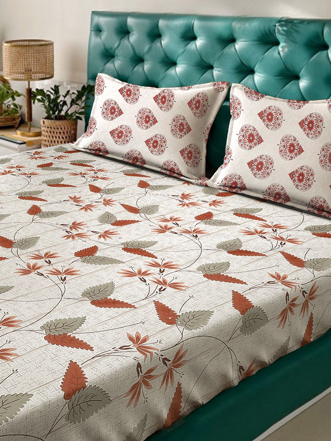 KLOTTHE Beige Floral Printed Fitted 400 TC Cotton King Bedsheet & 2 Pillow Covers