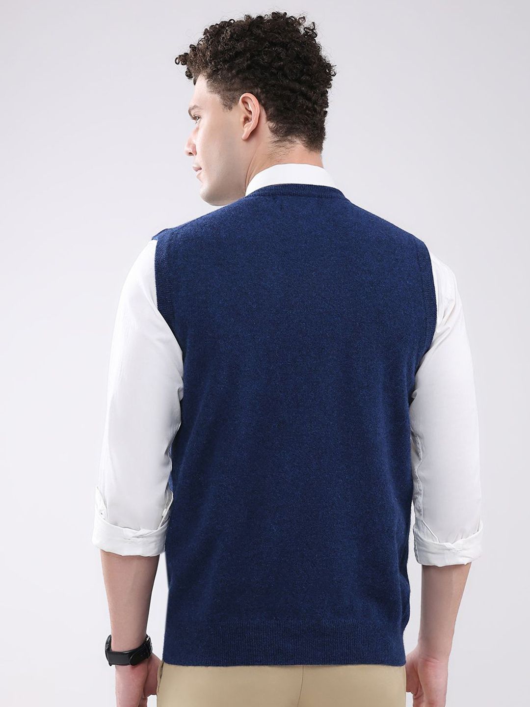 Monte Carlo Men Solid V-Neck Ribbed Sweater Vest