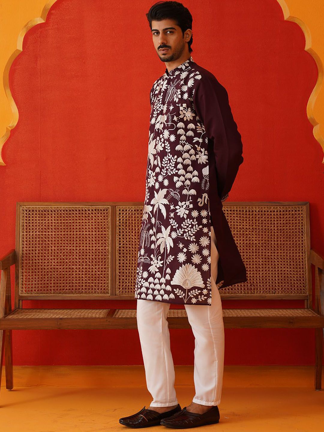 Jompers Men Floral Embroidered Regular Chikankari Kurta with Pyjamas