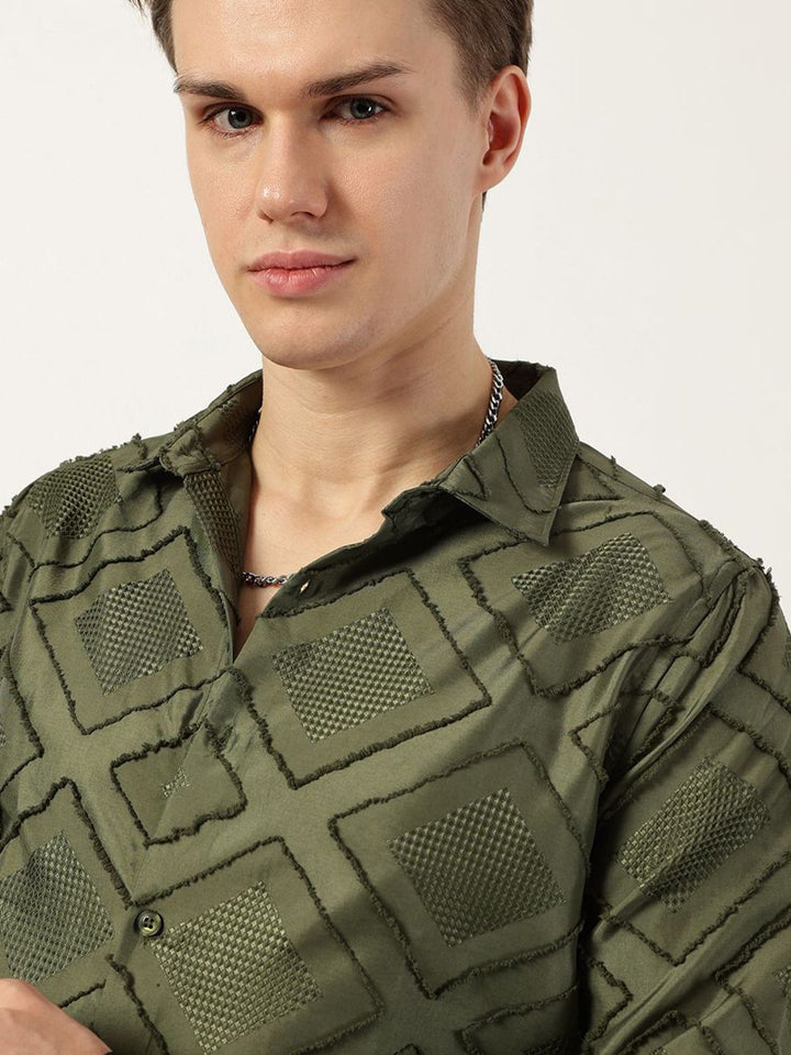Thomas Scott Men Premium Spread Collar Textured Slim Fit Casual Shirt