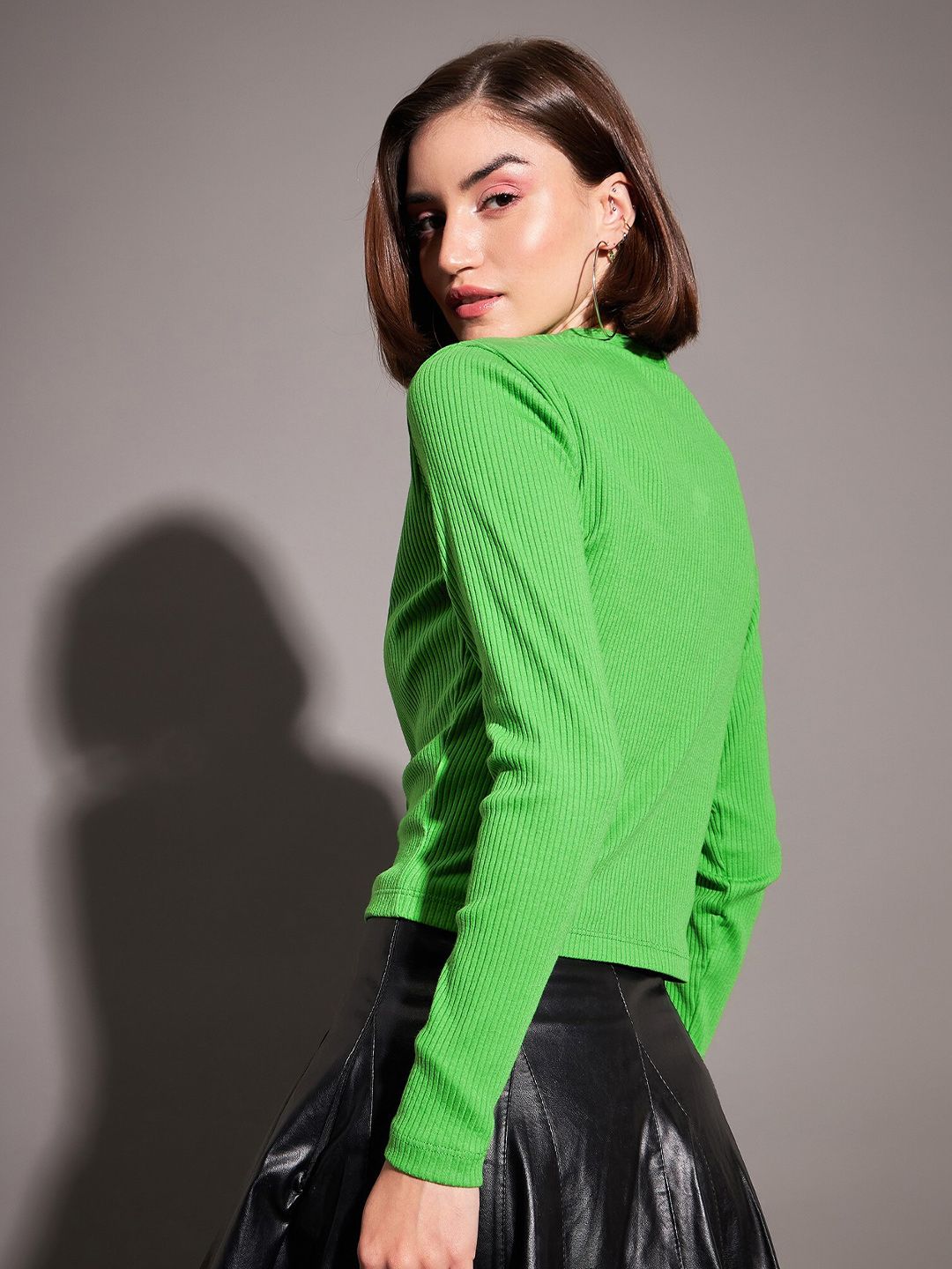 SASSAFRAS V-Neck Long Sleeves Crop Top