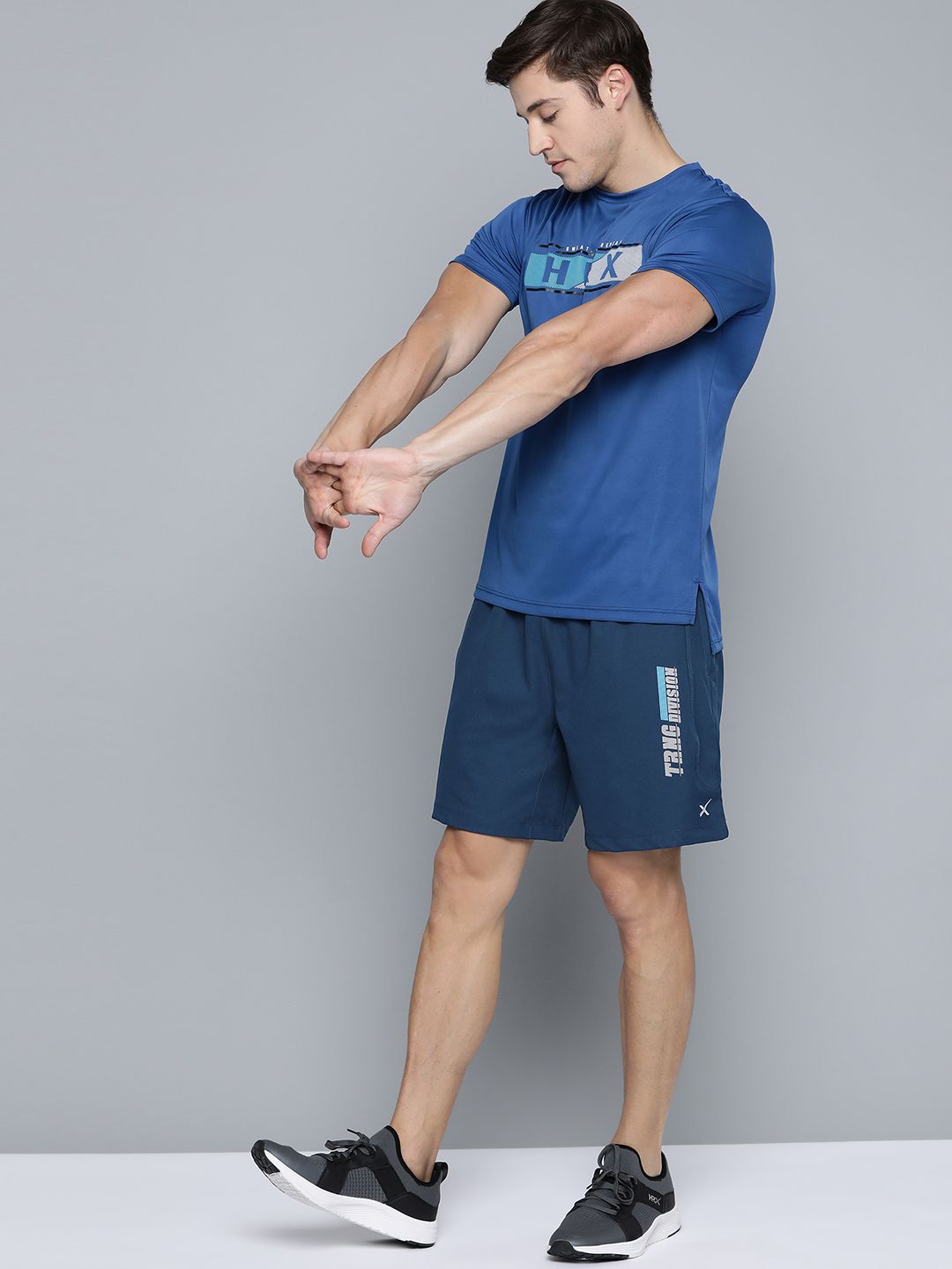 HRX By Hrithik Roshan Men Estate Blue Colourblock Regular Fit Rapid-Dry Antimicrobial Training Shorts