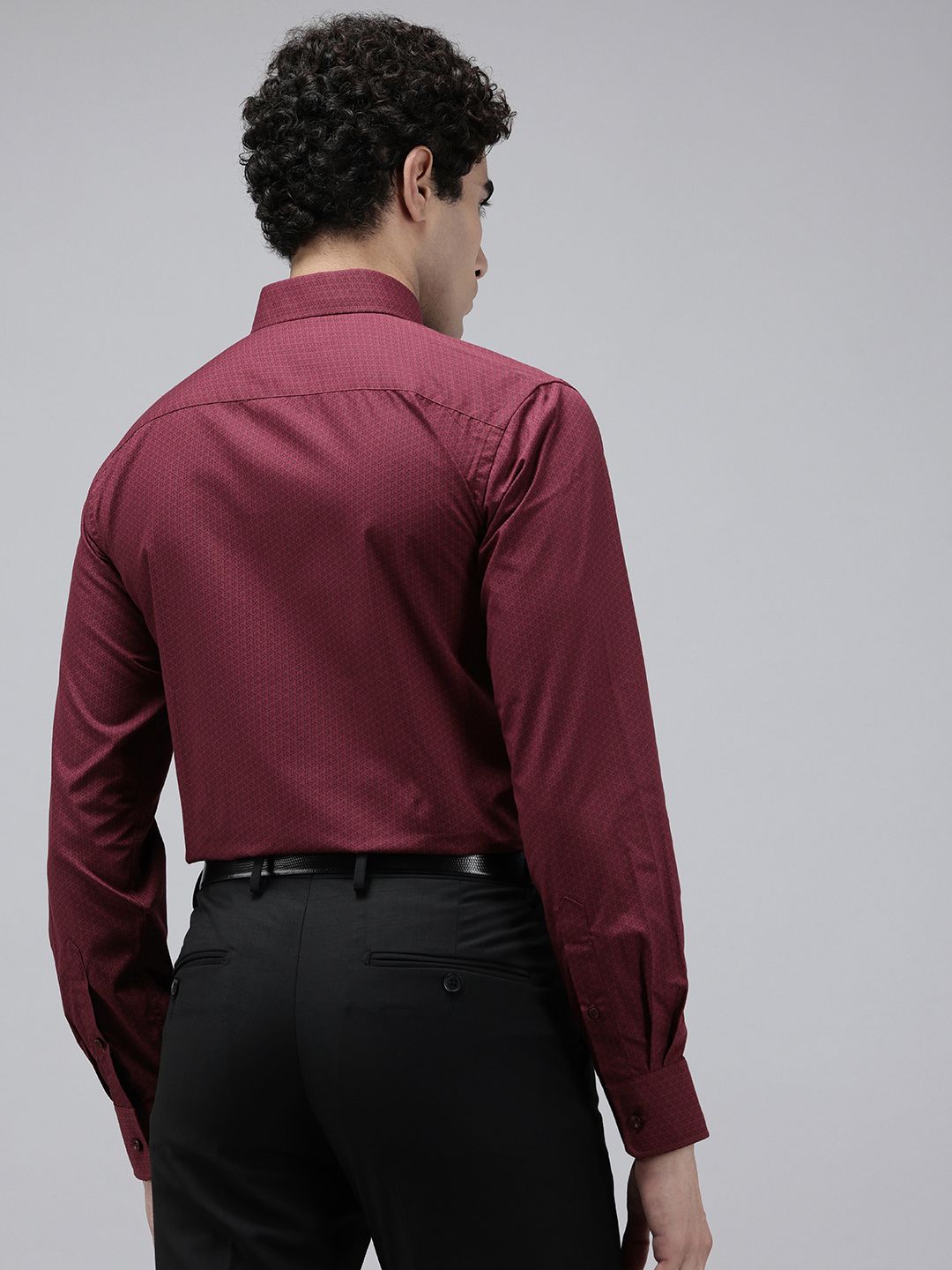 Park Avenue Slim Fit Geometric Printed Formal Shirt