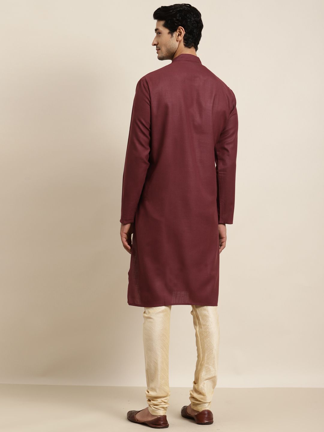 Anug by SOJANYA Men Maroon Thread Work Mandarin Collar Pure Cotton Kurta