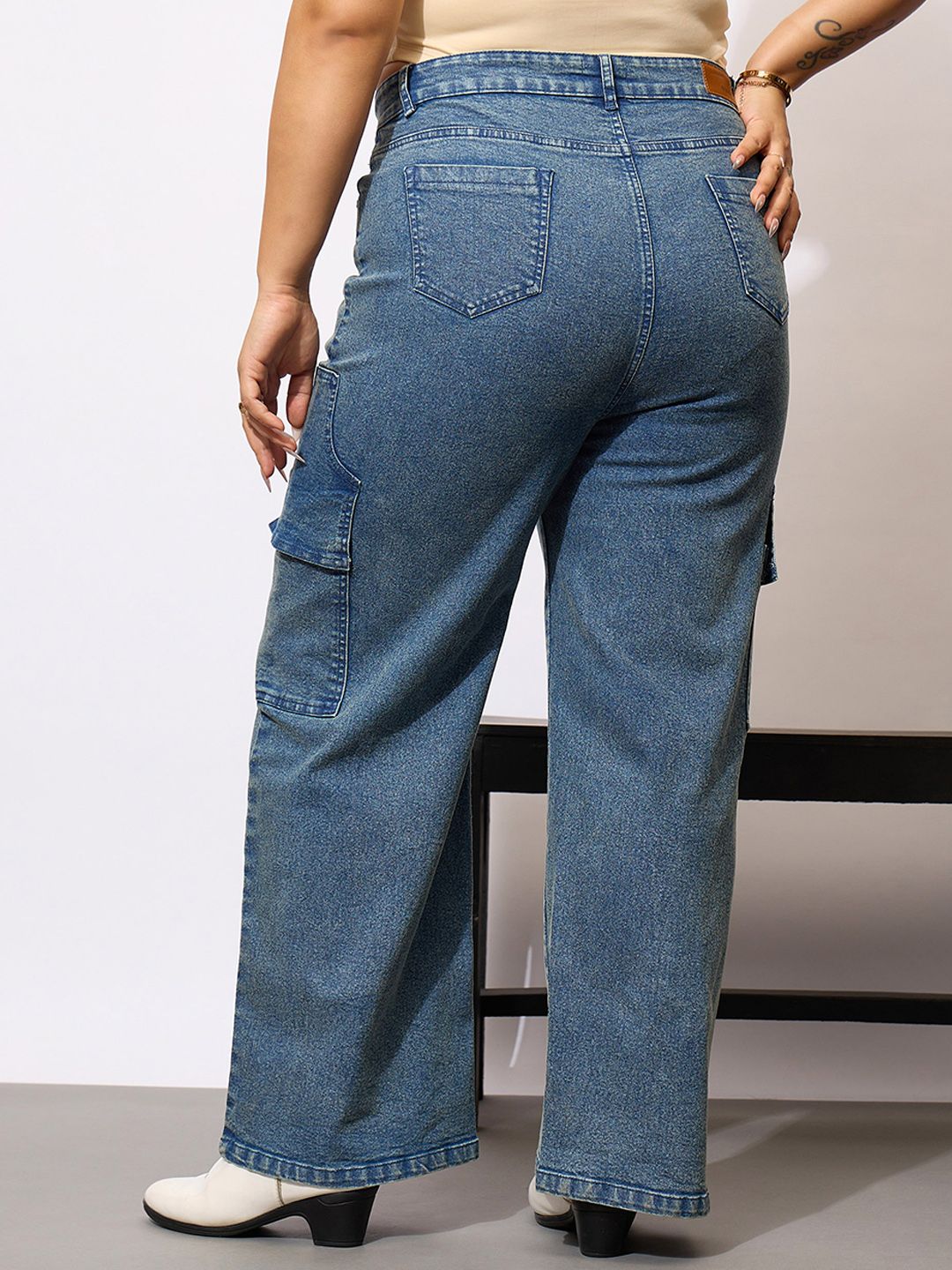 SASSAFRAS Curve Women PLus Size Comfort Acid Wash Clean Look Stretchable Jeans