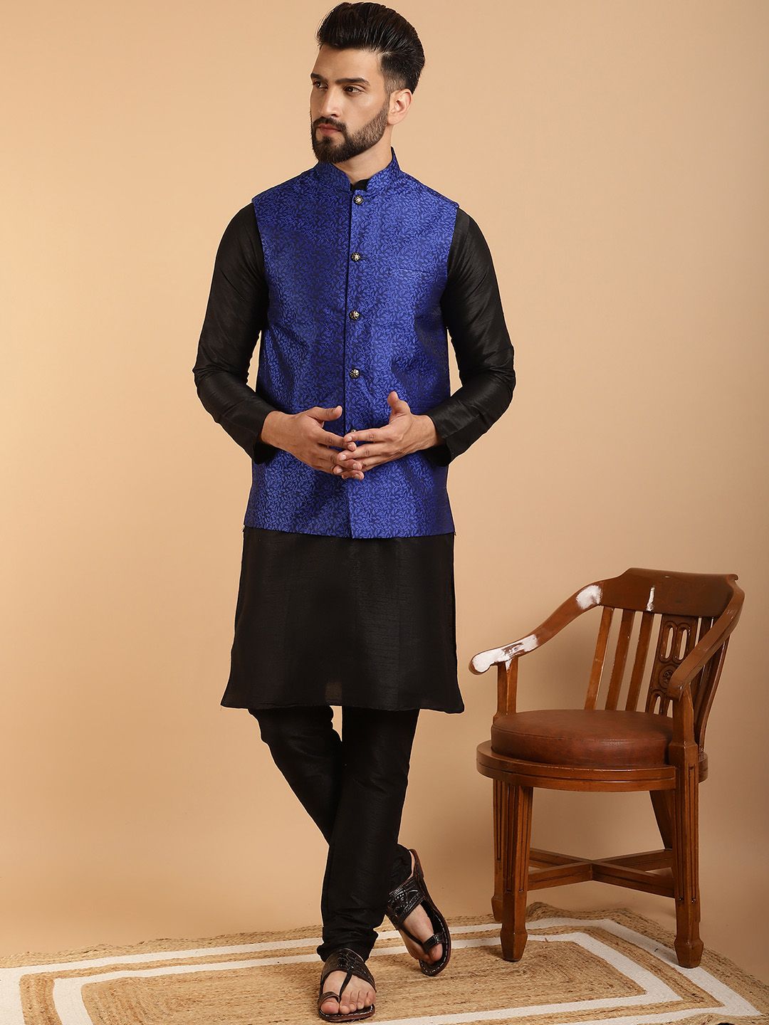 SOJANYA Kurta Lelaki Hitam & Biru Laut dengan Jaket Churidar Dan Nehru