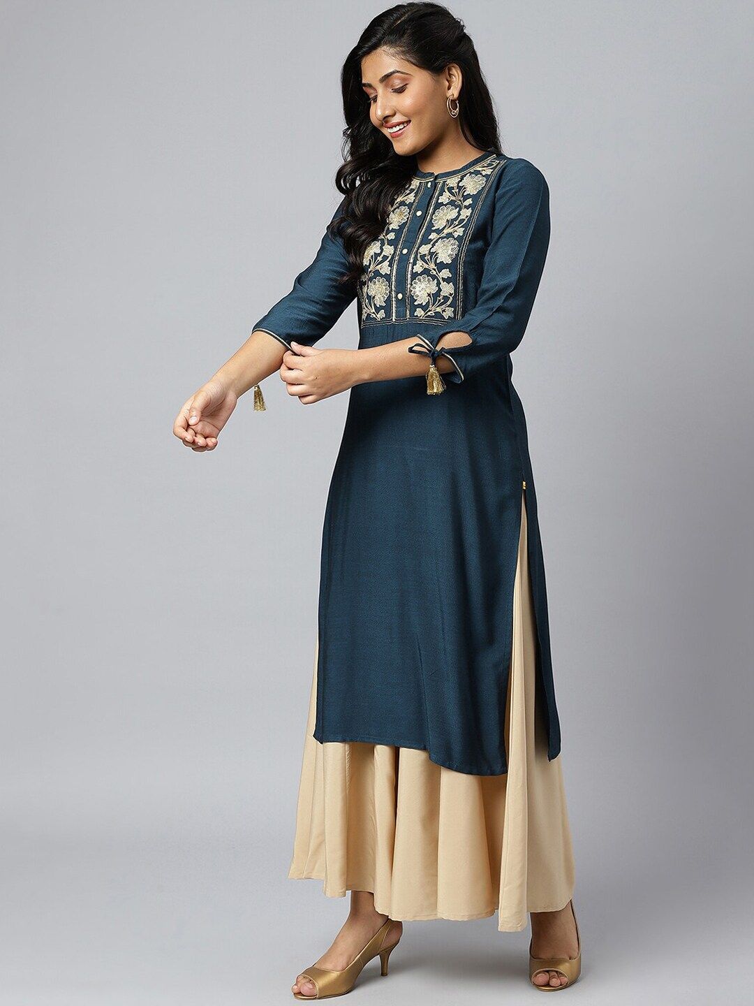 AURELIA Women Teal & Gold-Toned Yoke Design Thread Work Kurta