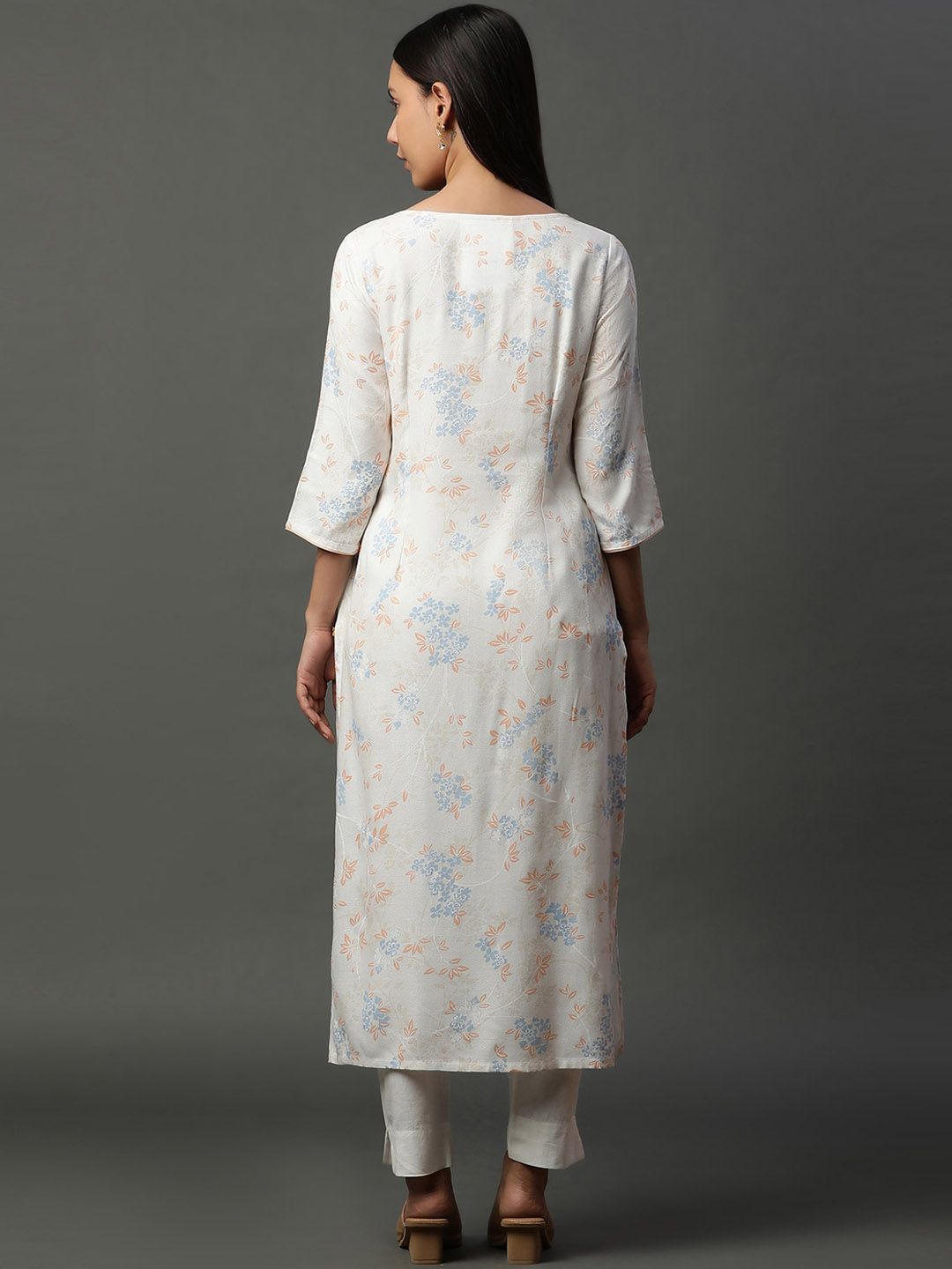 AURELIA Floral Printed Keyhole Neck Three Quarter Sleeves Thread Work Kurta