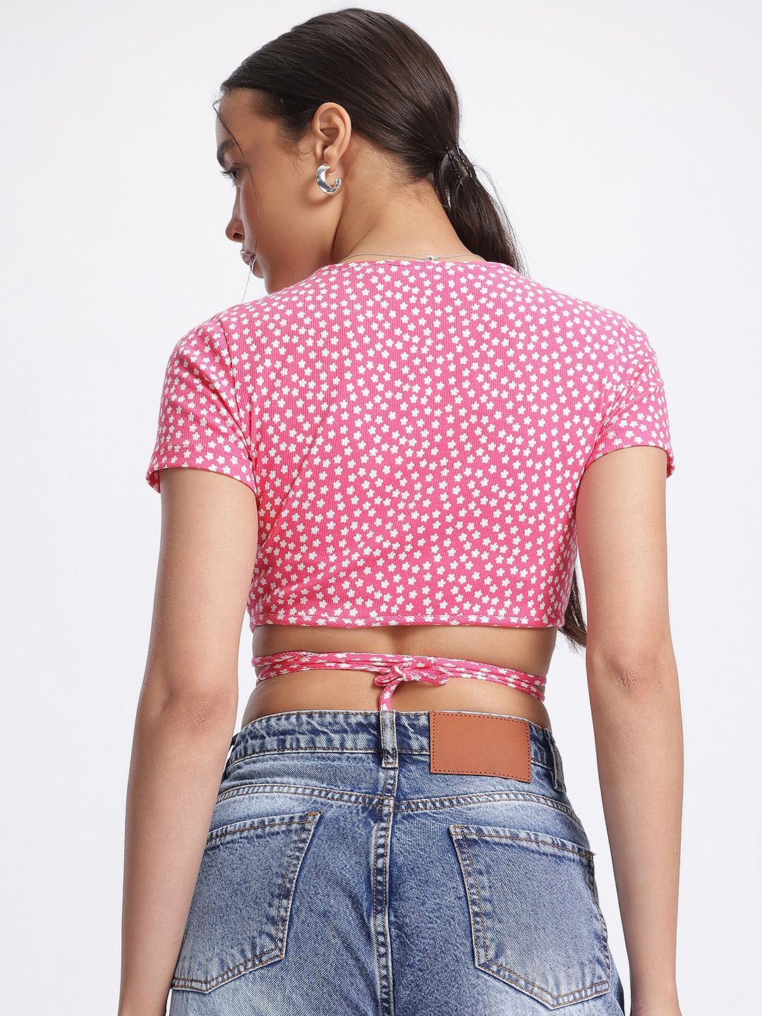 DressBerry Ditsy Flower Prints Ribbed Tie-Up Detail Front-Open Crop Wrap Top
