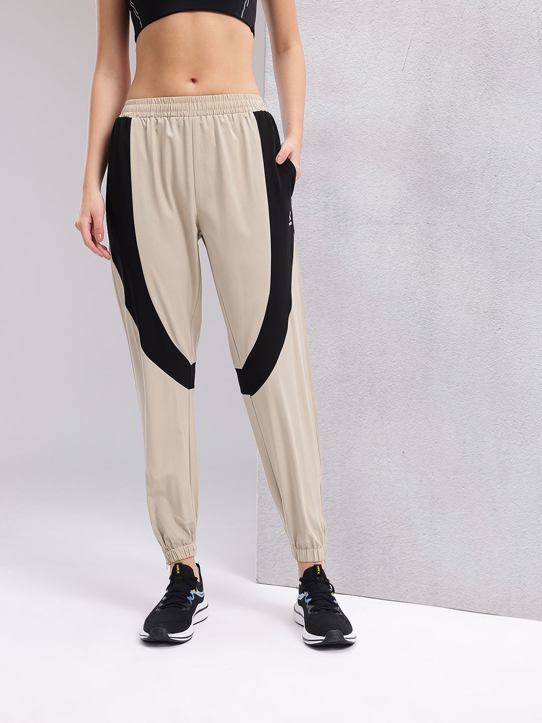 HRX by Hrithik Roshan Women Colourblocked Rapid-Dry Training Joggers