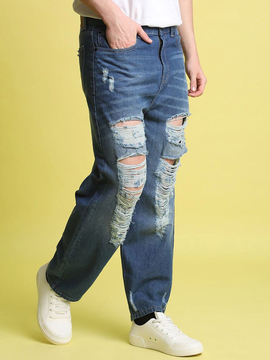 Bene Kleed Men Mildly Distressed Light Fade Baggy Jeans