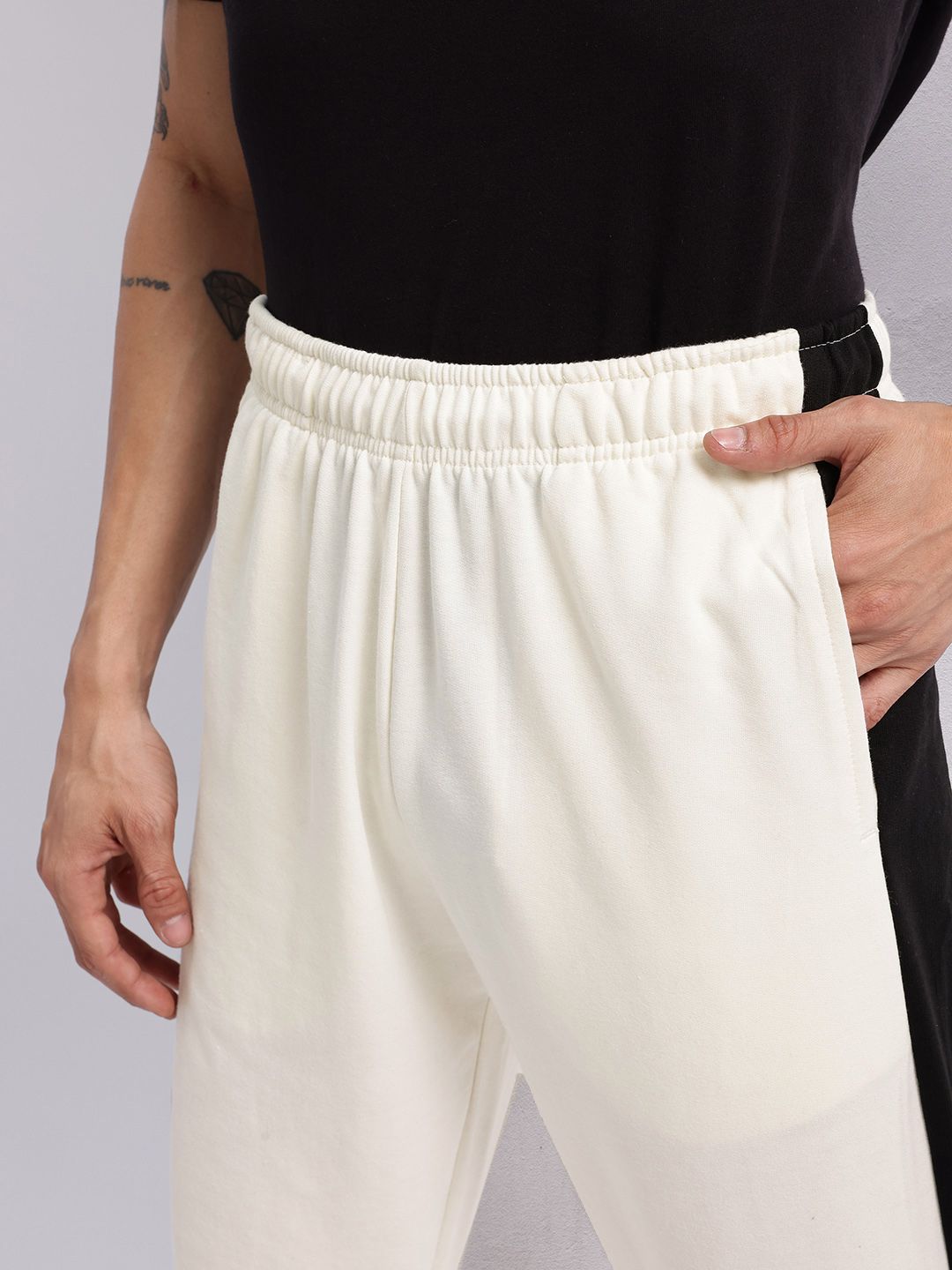 HRX by Hrithik Roshan Men Contrast Side Panel Lifestyle Track Pants