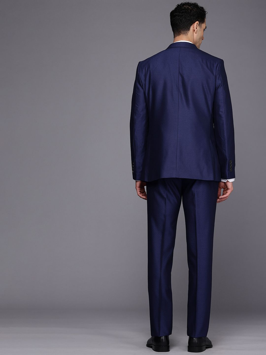 Raymond Single Breasted 3-Peice Party Suits with Tie