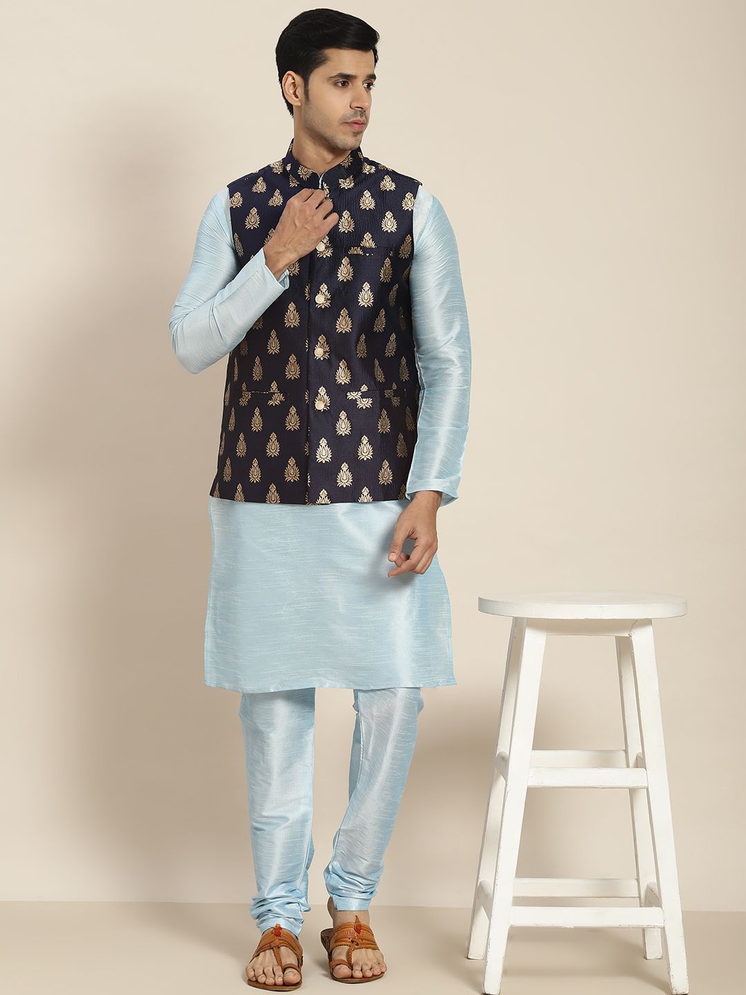 SOJANYA Men Woven Design Kurta with Churidar with Nehru Jacket