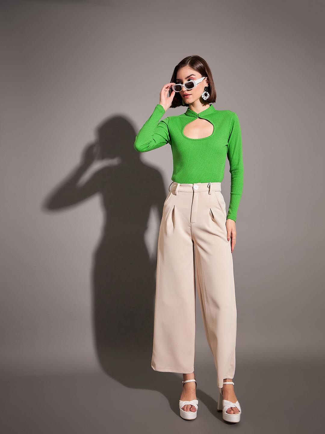 SASSAFRAS Green Keyhole Neck Fitted Top