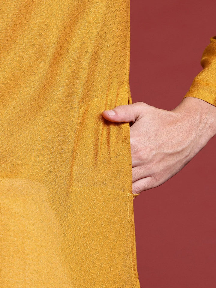 Anouk Chevron Woven Design Kurta