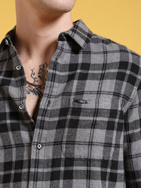 The Indian Garage Co Men Grey Slim Fit Checked Casual Shirt