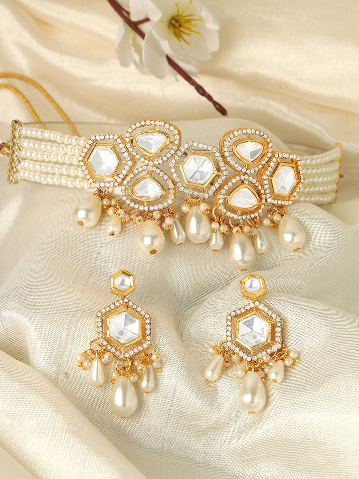 Karatcart berlapis emas berlapis Kundan-studded & mutiara yang ditetapkan perhiasan choker