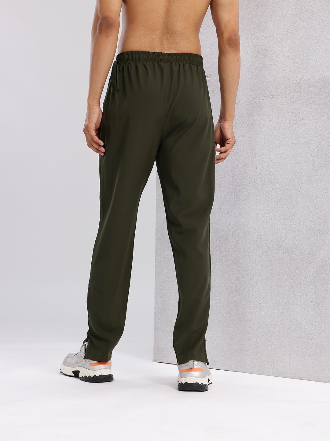 HRX by Hrithik Roshan Men Zipped Hem Rapid-Dry Training Track Pants
