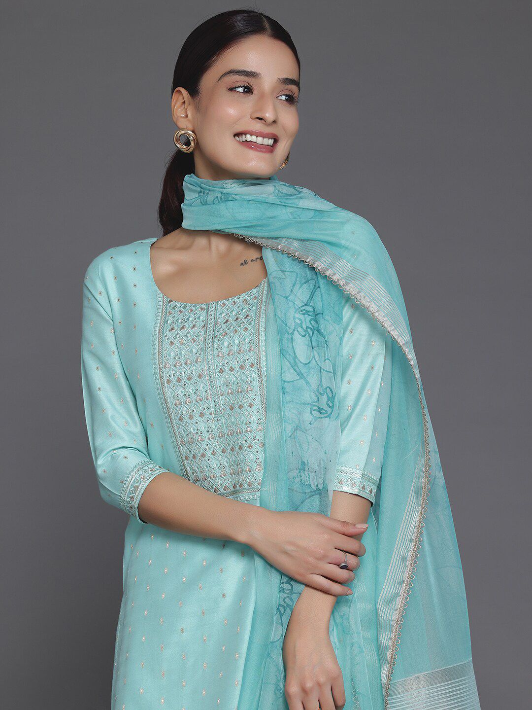Libas Ethnic Motifs Embroidered Regular Thread Work Kurta with Trouser & Dupatta