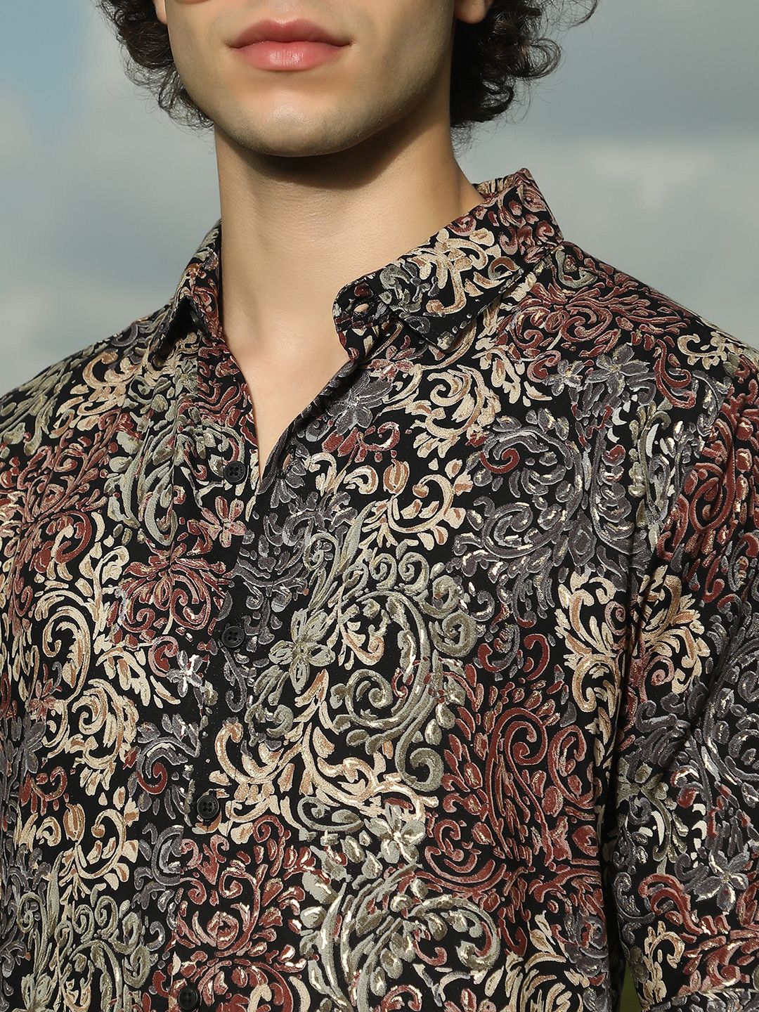 Kampus Sutra Lelaki Santai Fit Button-Down Collar Floral Printed Shirt Shirt
