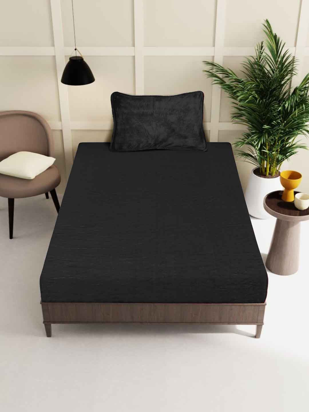 KLOTTHE Black Woolen Fitted Single Bedsheet With Pillow Cover