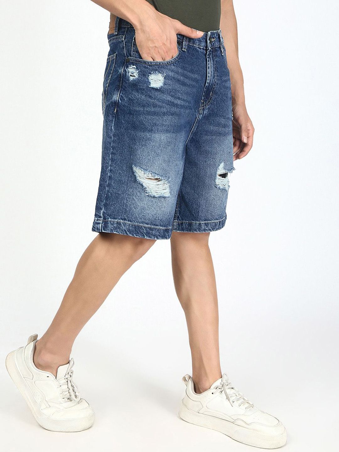 Bene Kleed Men Relaxed Distressed Denim Shorts